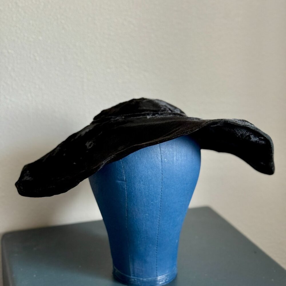 Vintage 1940s Phil Strann Black Cartwheel Hat With Bow Detail / Black 1940s Hats